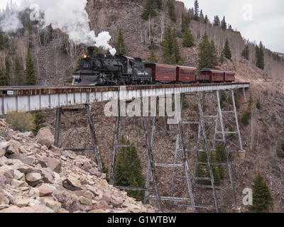 Locomotive 487 crosses Cascade Trestle, Cumbres & Toltec Scenic Railroad between Chama, New Mexico and Antonito, Colorado. Stock Photo