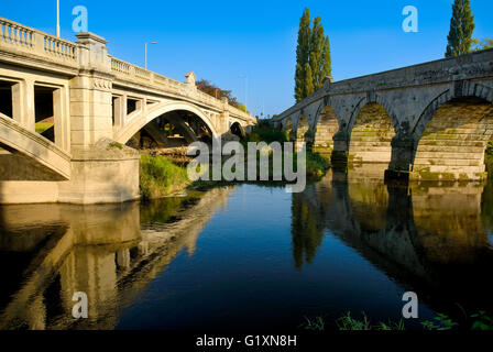 Old and modern road bridges over the River Severn at Atcham, Shropshire, England, UK Stock Photo