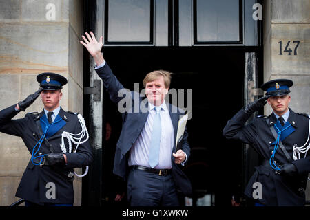 Amsterdam, The Netherlands. 19th May, 2016. King Willem-Alexander and Queen Maxima of The Netherlands attend the gala dinner for the Corps Diplomatique at the Royal Palace in Amsterdam, The Netherlands, 19 May 2016. Photo: Patrick van Katwijk - NO WIRE SERVICE -/dpa/Alamy Live News Stock Photo