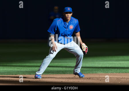 Milwaukee, WI, USA. 18th May, 2016. Chicago Cubs shortstop Addison Russell #27 prior to the Major League Baseball game between the Milwaukee Brewers and the Chicago Cubs at Miller Park in Milwaukee, WI. John Fisher/CSM/Alamy Live News Stock Photo