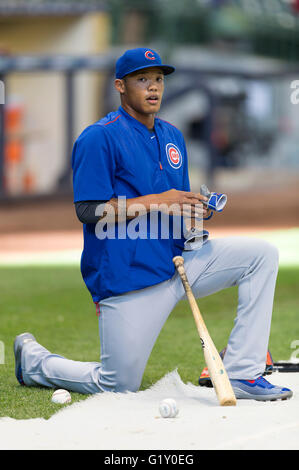 Milwaukee, WI, USA. 18th May, 2016. Chicago Cubs shortstop Addison Russell #27 before the Major League Baseball game between the Milwaukee Brewers and the Chicago Cubs at Miller Park in Milwaukee, WI. John Fisher/CSM/Alamy Live News Stock Photo