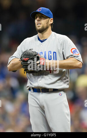 Milwaukee, WI, USA. 18th May, 2016. Chicago Cubs starting pitcher John Lackey #41 during the Major League Baseball game between the Milwaukee Brewers and the Chicago Cubs at Miller Park in Milwaukee, WI. John Fisher/CSM/Alamy Live News Stock Photo