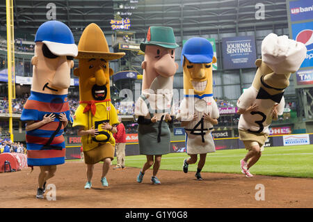 Milwaukee, WI, USA. 18th May, 2016. The sausage race between innings in the Major League Baseball game between the Milwaukee Brewers and the Chicago Cubs at Miller Park in Milwaukee, WI. John Fisher/CSM/Alamy Live News Stock Photo