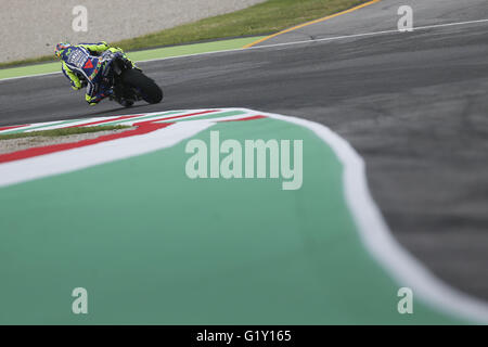 Scarperia, Italy. 20th May, 2016. VALENTINO ROSSI of Italy and Movistar Yamaha MotoGP rides during Free Practice of the MotoGp of Italy at Mugello Circuit in Scarperia, Italy. Credit:  James Gasperotti/ZUMA Wire/Alamy Live News Stock Photo