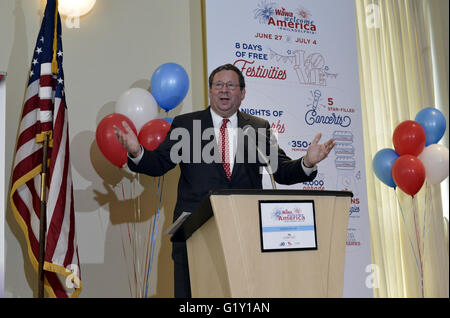 Philadelphia, Pennsylvania, USA. 20th May, 2016. Comcast NBC Universal Senior Executive Vice President DAVID COHEN outlines the media partnership component of the annual 4th of July celebration in Philadelphia. At a May 20th, 2016 press conference at Independence Visitors Center in Philadelphia, Pennsyvlania representatives of City, Sponsors and Media Partners announce changes to the WaWa Welcome America festival. The annual event - previously headlined by ''˜the Roots' - will have a family oriented line up including Leslie Odom, Yazz the Greatest, Kidz Bop Kids Live. (Credit Image: © Bastia Stock Photo