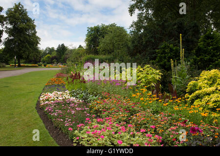 Valley Gardens, Harrogate, Yorkshire, England - beautiful park with bright, colourful, mixed planting on the herbaceous border - idyllic and relaxing! Stock Photo