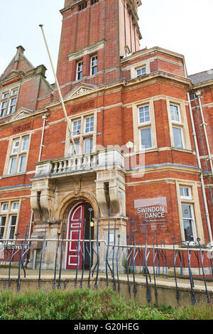 Former Town Hall Now A Dance Theatre Regent Circus Swindon Wiltshire UK Stock Photo