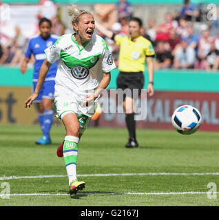 Cologne, Germany. 21st May, 2016. Women soccer cup final, 21.05.2016, Cologne, Germany, SC Sand vs VFL Wolfsburg: Zsanett Jakabfi (Wolfsburg). Credit:  Juergen Schwarz/Alamy Live News Stock Photo