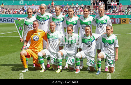 Cologne, Germany. 21st May, 2016. Women soccer cup final, 21.05.2016, Cologne, Germany, SC Sand vs VFL Wolfsburg: VfL Wolfsburg team. Credit:  Juergen Schwarz/Alamy Live News Stock Photo