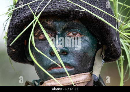 Beijing, Venezuela. 21st May, 2016. A soldier of Venezuela's Bolivarian National Armed Forces (FANB) takes part in the second day of Independence Exercise 2016 at Guaicaipuro Fort in Charallave, state of Miranda, Venezuela, on May 21, 2016. The FANB of Venezuela held on Saturday the second day of Independence Exercise 2016, as part of the national plan to ensure the sovereignty of the country. © Boris Vergara/Xinhua/Alamy Live News Stock Photo