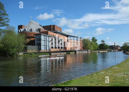 Stratford-upon-Avon, England, UK; 22nd May, 2016. A beautiful day to be rowing on the River Avon in Stratford with the Royal Shakespeare Theatre in the background.. Credit:  Andrew Lockie/Alamy Live News Stock Photo