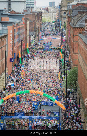 Manchester, UK. 22 May, 2016. Great Manchester Run. 40,000 people warm up before the start of the  Great Manchester Run. Credit:  Andy Barton/Alamy Live News Stock Photo