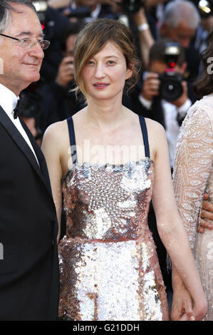 Alba Rohrwacher attending the 'The Last Face' premiere during the 69th Cannes Film Festival at the Palais des Festivals in Cannes on May 20,2016 | usage worldwide Stock Photo