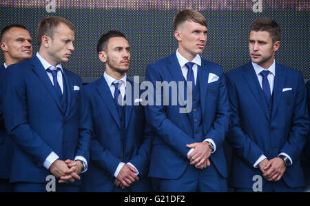 Kyiv, Ukraine. 22nd May, 2016. Ukrainians conducted their national football team to the European Championship to be held from June 10 to July 10 in France. The ceremony was attended by President of Ukraine Petro Poroshenko and senior officials. Credit:  Tommy Lindholm/Pacific Press/Alamy Live News Stock Photo