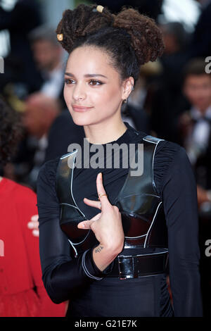 Cannes, France. 22nd May, 2016. Actress Sasha Lane poses on the red carpet as she arrives at the closing ceremony of the 69th Cannes Film Festival in Cannes, France, May 22, 2016. © Jin Yu/Xinhua/Alamy Live News Stock Photo