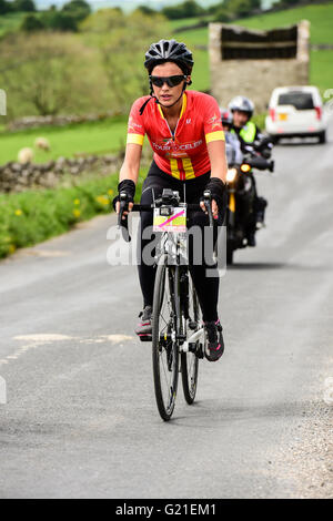 Peak District, Derbyshire, UK. 22nd May, 2016. The only way is Essex star Lucy Mecklenburgh rides the Bostin Peaks Cycle Sportive with other team members as preparation for Channel 5's new show Tour de Celebs where eight celebrities take on a Tour de France style cycle challenge, The show is due to air in July. Peak District, Derbyshire, UK 22 May 2016. Credit:  Steve Tucker/Alamy Live News Stock Photo