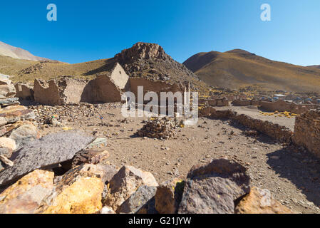 Abandoned and ruined old colonial village and mining town on the highlands of the Andes on the way to the famous Uyuni Salt Flat Stock Photo