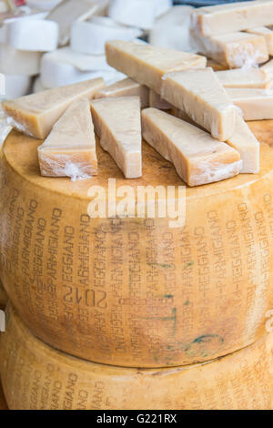 https://l450v.alamy.com/450v/g221rx/parmigiano-reggiano-cheese-g221rx.jpg