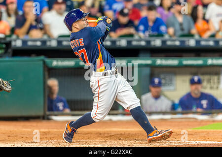 21 JUN 2014: Jose Altuve of the Astros during the regular season game  between the Houston Astros and the Tampa Bay Rays at Tropicana Field in St.  Petersburg, Florida. The Astros and Rays wore 1970's themed retro uniforms.  (Icon Sportswire via AP