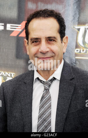 New York City. 22nd May, 2016. Tony Shalhoub attends the 'Teenage Mutant Ninja Turtles: Out Of The Shadows' world premiere at Madison Square Garden on May 22, 2016 in New York City. | Verwendung weltweit © dpa/Alamy Live News Stock Photo