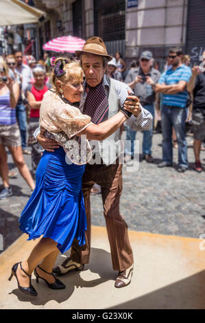 Old Tango Dance Couple , Antique market, Plaza Dorrego,  San Telmo,  Buenos Aires, Argentina Stock Photo