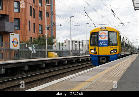 A Class 378 Capitalstar London overground train (number 378 209) arrives at Homerton Overground station on route to Stratford Stock Photo