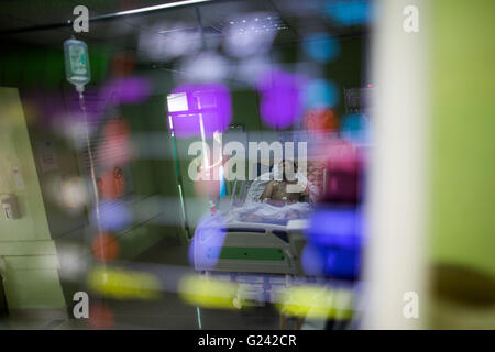 Intensive Care Unit at the general hospital in Sulaimaniya, Northern Iraq Stock Photo