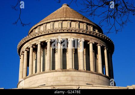 New York City:  Conical dome with doric columns atop Grant's Tomb in Riverside Park at West 116th Street Stock Photo