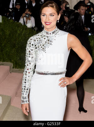 New York City, USA - May 2, 2016: Guest attends the 2016 Met Gala Stock Photo