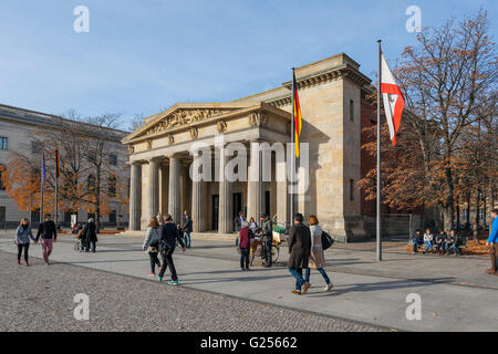 Neue Wache, New Guardhouse, Central Memorial of the Federal Republic of Germany for the Victims of War and Dictatorship. Unter d Stock Photo