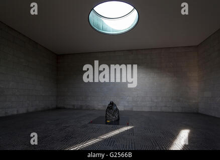 Neue Wache, New Guardhouse, Central Memorial of the Federal Republic of Germany for the Victims of War and Dictatorship. Unter d Stock Photo