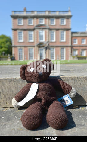 Mr beans teddy hi-res stock photography and images - Alamy