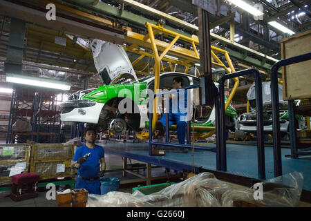 View of the Iranian car manufactory 'Khodro Industrial Grou' in Teheran, Iran, 14 May 2016. The manufactory has a licence for producing the Peugeot 206. PHOTO: ARNULF STOFFEL/dpa - NO WIRE SERVICE - Stock Photo