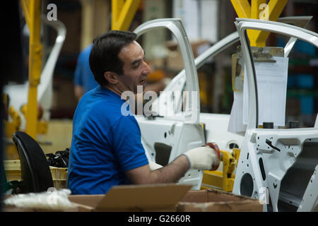 View of the Iranian car manufactory 'Khodro Industrial Grou' in Teheran, Iran, 14 May 2016. The manufactory has a licence for producing the Peugeot 206. PHOTO: ARNULF STOFFEL/dpa - NO WIRE SERVICE - Stock Photo