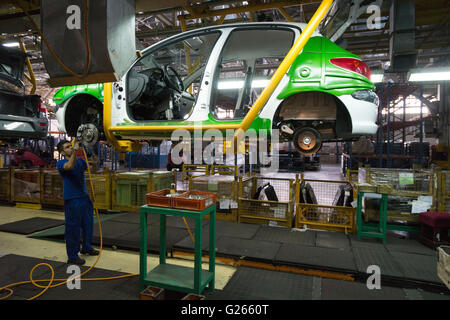 View of the Iranian car manufactory 'Khodro Industrial Grou' in Teheran, Iran, 14 May 2016. The manufactory has a licence for producing the Peugeot 206. PHOTO: ARNULF STOFFEL/dpa - NO WIRE SERVICE - Stock Photo