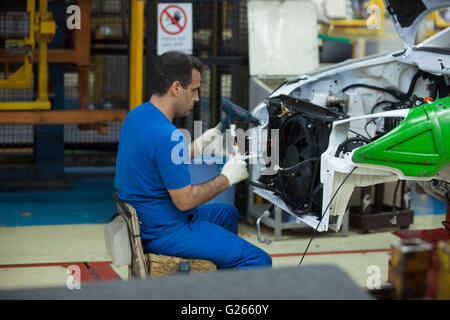 View of the Iranian car manufactory 'Khodro Industrial Grou' in Teheran, Iran, 14 May 2016. The manufactory has a licence for producing the Peugeot 206. PHOTO: ARNULF STOFFEL/dpa - NO WIRE SERVICE - Stock Photo