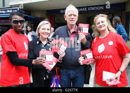 Sloane Square, London, UK 24 May 2016 - Vote Leave campaigners outside Sloane Square underground station. Credit:  Dinendra Haria/Alamy Live News Stock Photo
