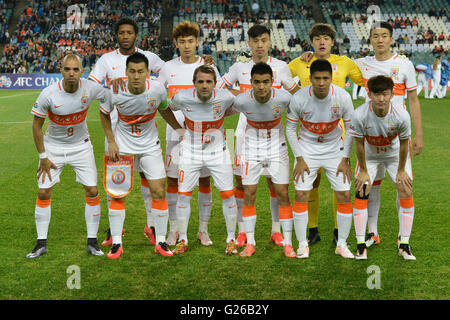 Allianz Stadium, Sydney, Australia. 25th May, 2016. AFC Champions League. Round of 16 game 2. Sydney v Shandong Luneng. Shandong before kick off. Credit:  Action Plus Sports/Alamy Live News Stock Photo