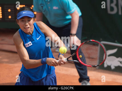 Paris. 25th May, 2016. Shuai Zhang (CHN) loses to Samantha Stosur (AUS) in the first set 6-3, at the Roland Garros being played at Stade Roland Garros in Paris, . Credit: Leslie Billman/Tennisclix/CSM/Alamy Live News Stock Photo