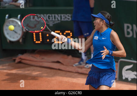 Paris. 25th May, 2016. Shuai Zhang (CHN) loses to Samantha Stosur (AUS) in the first set 6-3, at the Roland Garros being played at Stade Roland Garros in Paris, . Credit: Leslie Billman/Tennisclix/CSM/Alamy Live News Stock Photo