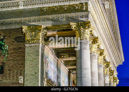 Night view of details of pediment and capitals of Hall of Art museum in Square of Heroes in Budapest Stock Photo