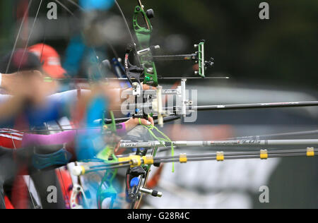Archers on the practice field during the European Archery Championships 2016 qualifying, at Nottingham University Campus. PRESS ASSOCIATION Photo. Picture date: Thursday May 26, 2016. See PA story ARCHERY Nottingham. Photo credit should read: Tim Goode/PA Wire. Stock Photo
