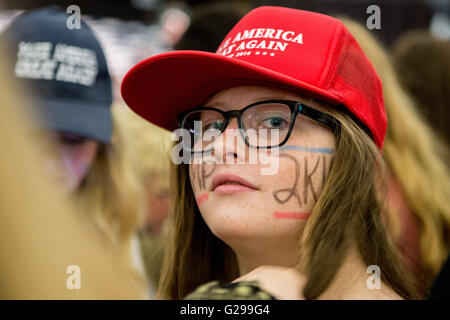 Anaheim, California, USA. 25th May, 2016. Republican presidential candidate DONALD TRUMP addresses supporters at the Anaheim Convention Center on Wednesday, May 25, 2016 in Anaheim, Calif. Credit:  Gabriel Romero/ZUMA Wire/Alamy Live News Stock Photo