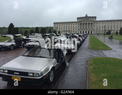 70 DeLoreans at Parliament Buildings Stormont at the start of a four day DeLorean Eurofest. Stock Photo