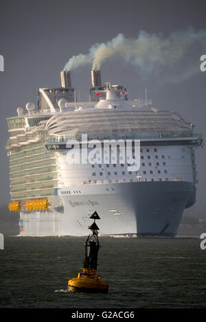 filthy,fuel,oil,smoke,CO2,sulphur dioxide,massive,pollution,Harmony of the Sea, Cruise Liner, ship, The Solent, UK, Cowes, Stock Photo