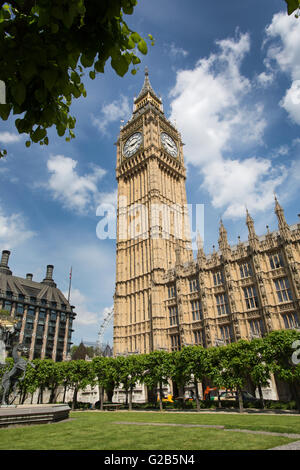 Big Ben, Houses of Parliament, with Portcullis House on the left, home of UK modern day politics, Westminster, London, UK Stock Photo