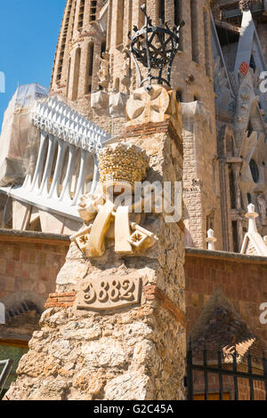 Spain Catalonia Barcelona Eixample Sagrada Familia cathedral detail begun 1882 Gaudi masterpiece Stock Photo