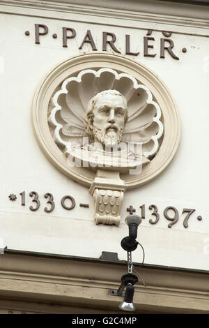 German medieval architect Peter Parler (c. 1330 - 1399). Stucco portrait bust by Czech sculptor Bohuslav Schnirch on the Kindluv dum (Kindls's House) in Prague, Czech Republic. The Kindluv dum (Kindls's House) also known as the Bondyho dum (Bondy's House) designed by architect Frantisek Kindl in Neo-Renaissance style was built in 1891-1892 on the crossroads of Na Porici and Tesnov Streets in Nove Mesto (New Town). Stock Photo