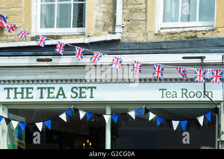 The Tea Set tea room in Chipping Norton. Cotswolds, Oxfordshire, England Stock Photo