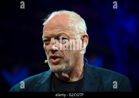 David Gilmour, Pink Floyd guitarist talking about his life & work on stage at Hay Festival 2016 Stock Photo